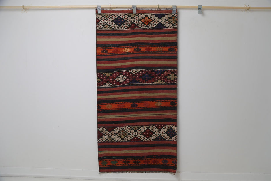 Vintage Turkish Kilim Rug 2'8"x5'5", multicolor tribal full view