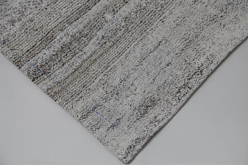 Striped design pattern, alt angle, black white runner rug